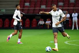 中超：浙江绿城首战憾平“升班马”大连英博海发.